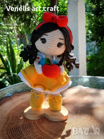Снежанка / Snow White плетена кукла, снимка 3 - Колекции - 55158909