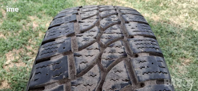 1бр. зимна бусова гума 225/70R15C 8PR 112/110R. Tigar. DOT 2913. 5 мм дълбочина на шарката., снимка 2 - Гуми и джанти - 55317679