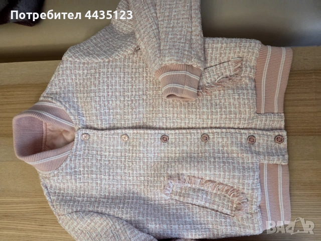 Guess яке с ватирана подплата, снимка 2 - Якета - 54478582
