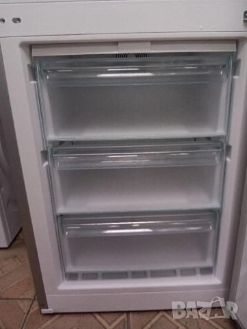 Висок клас иноксов комбиниран хладилник с фризер Миеле Miele No Frost A+++ с две години гаранция!, снимка 3 - Хладилници - 54637202