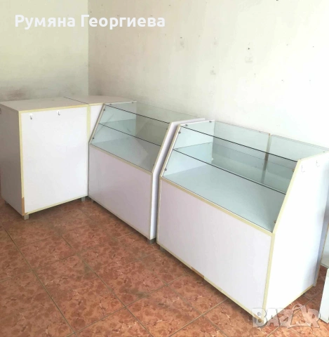 Използвани и запазени витрини за магазин, ателие, снимка 4 - Секции и витрини - 50131582
