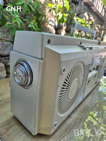 Радиокасетофон Sharp GF-575, снимка 7 - Радиокасетофони, транзистори - 55186005