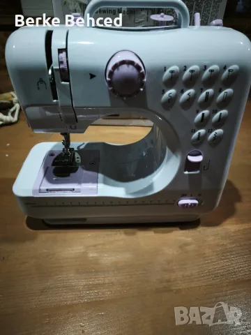 Мини шевна машина, снимка 2 - Шевни машини - 55304633