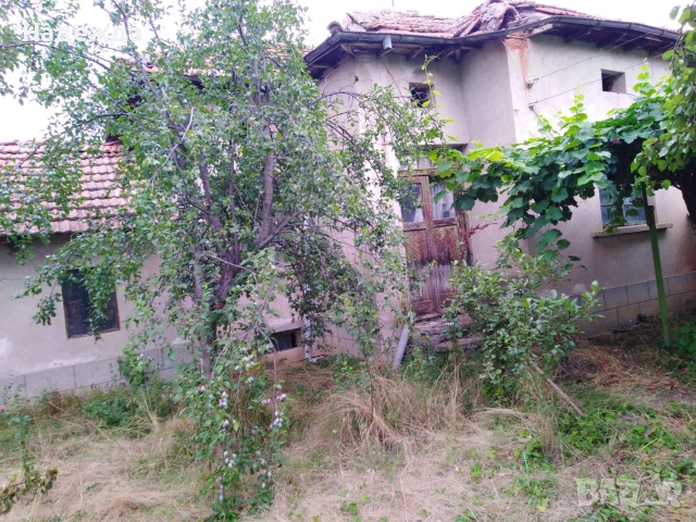Продава къща с двор, снимка 2 - Къщи - 55248577