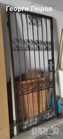 Защитна врата с каса . 90/200