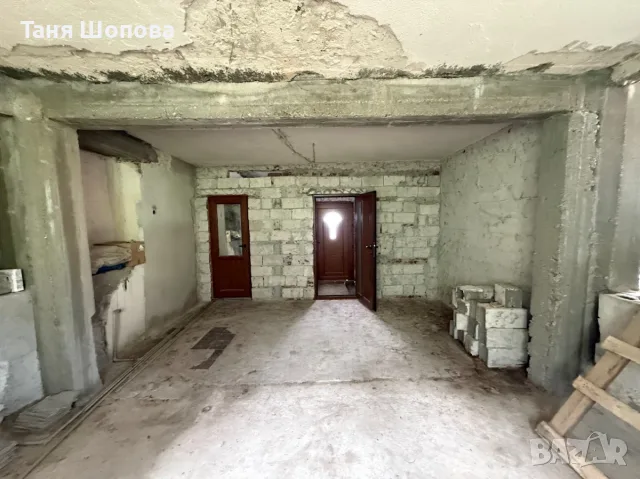 Триетажна къща за продажба в село Коларово, община Петрич , снимка 10 - Къщи - 49891845