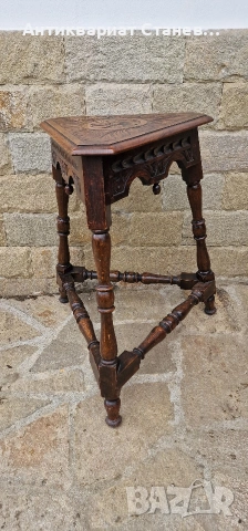 Уникална ъглова дървета масичка ръчна дърворезба, снимка 10 - Маси - 54082245