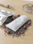 Силикагел (Silica Gel) 20г – Влагоабсорбатор / За сушене на цветя и смола, снимка 1