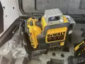 Лазерен нивелир DeWALT с 3 лъча с 1 батерия и зарядно, 12 V, 2 Ah, 30 м, 50 м, 0.3 мм/м, DCE089D1R, снимка 1