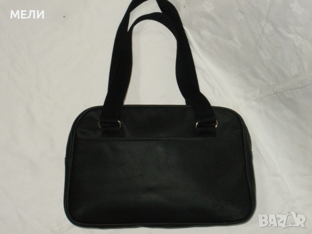 LACOSTE черна спортна дамска чанта, снимка 3 - Чанти - 54319648