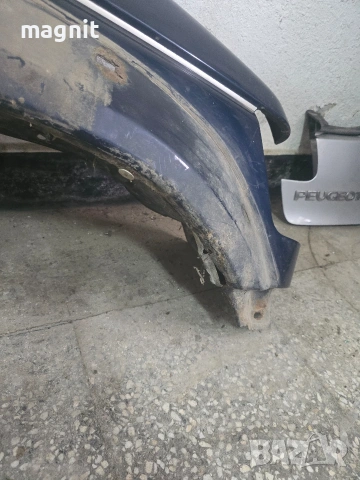 Преден десен калник Mitsubishi Padjero 2, снимка 2 - Части - 54641893