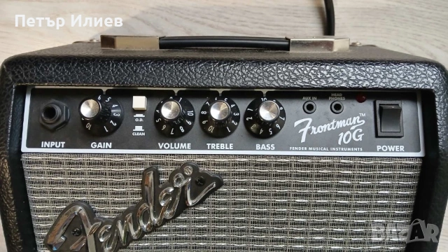 Продавам китара Stratocaster Squier + усилвател Fender, distortion педал и аксесоари, снимка 8 - Китари - 54400330