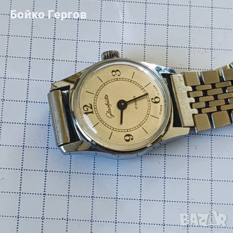 Винтидж дамски часовник GUB GLASHUTTE 17JW. Стоманена каса . Работи Перфектно. , снимка 4 - Дамски - 54326537