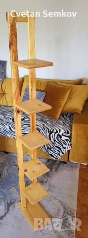 Продавам дървен цветарник , снимка 3 - Декорация за дома - 54441549