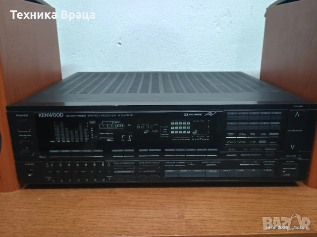 Kenwood KR-V127R в отлично техническо и много добро външно състояние.