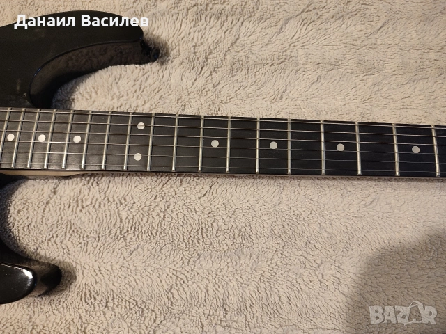 Продавам електрическа китара Jackson JS11 Dinky Black в много добро състояние., снимка 4 - Китари - 55014172
