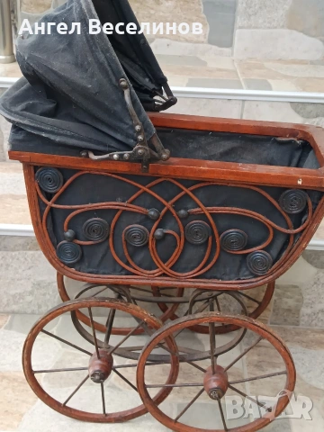 ретро бебешка количка 