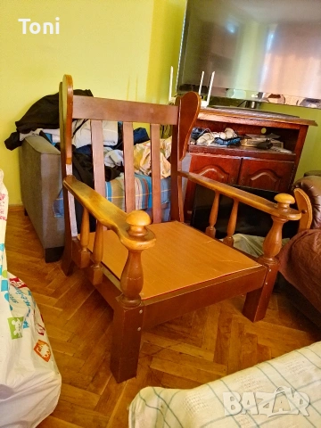 винтидж ретро дървено кресло фотьойл