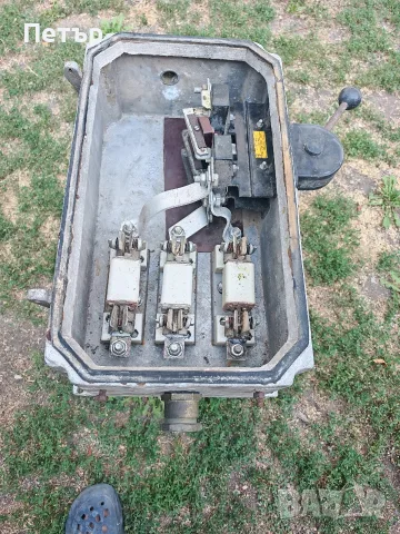 Продавам алуминиево трифазно табло(шалтер) 380v/250 A. Може да превключва 95 kW , снимка 4 - Електродвигатели - 55588471