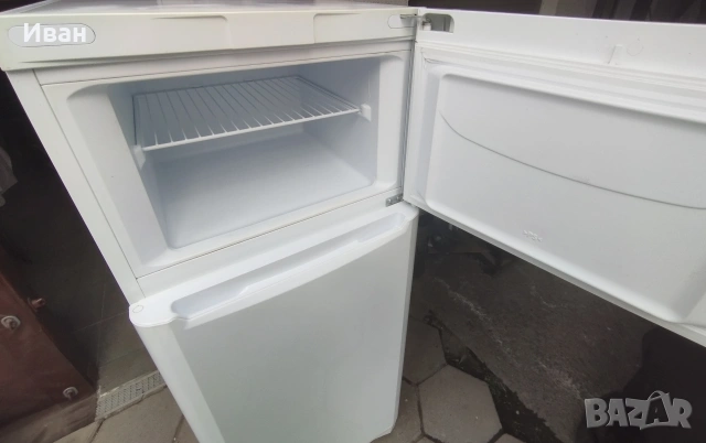 Продавам хладилник с камера indesit taan, снимка 4 - Хладилници - 54392840