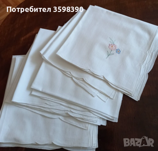 12 броя памучни салфетки с бродерия 41×41 см.