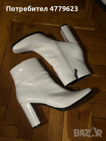 Боти на ток, снимка 2 - Дамски обувки на ток - 54060477