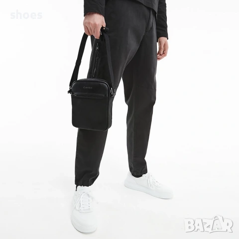 Calvin Klein Оригинална чантичка, снимка 5 - Чанти - 54494596