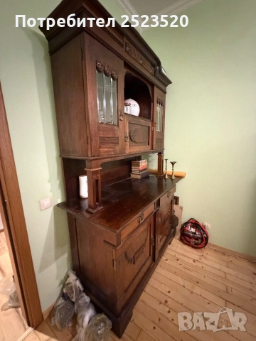 Старинен шкаф с дърворезба, снимка 3 - Антикварни и старинни предмети - 54152149