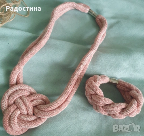 Ръчно изработен комплект макраме бижута – Колие и гривна в пепел от рози