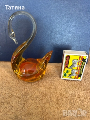 Стъклена фигурка лебед