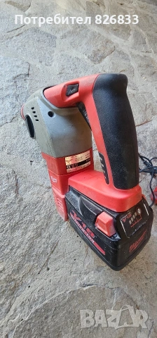 Milwaukee Акумулаторен перфоратор 2x18V отличен, снимка 2 - Перфоратори - 54427457
