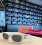 очила с висок клас калъф ,кутия , сертификат и кърпичка на марката fendi miu miu , снимка 5