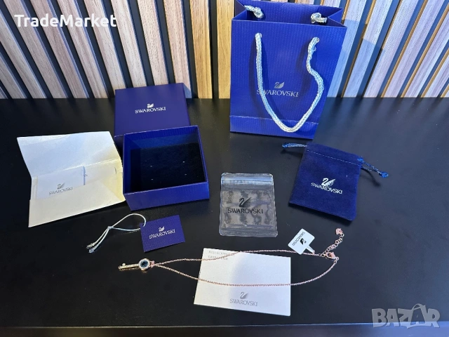 Ново Дамско Колие Swarovski Pendant Symbolic Evil Eye and Key Necklace Rose-gold tone 