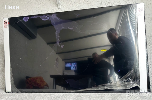 Чисто нов телевизор SAMSUNG UE55TU8505U със счупен екран за части 