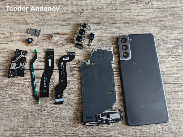 Samsung Galaxy S21 на части