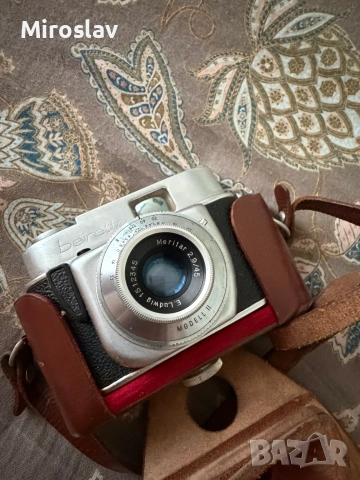 Ретро фотоапарат Beirette Modell 2 с обектив Meritar 2.9/45 и кожен калъф 35мм лента