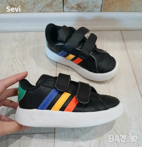 Детски маратонки Adidas-27 номер!, снимка 3 - Детски маратонки - 54447324