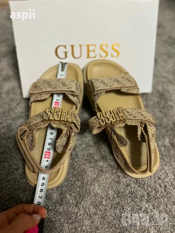Дамски сандали GUESS златисти, снимка 2 - Сандали - 55445321