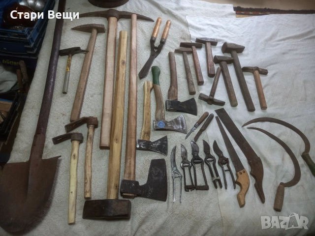 Брадви лопати чукове инструменти 