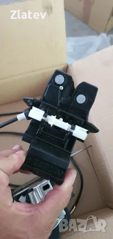 Оригинална предна дясна брава за Mercedes E-класа W211 (A2117201235) с Keyless-Go – втора употреба, снимка 2 - Части - 55639992
