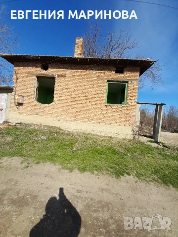 Продавам къща в селото Комарево Плевенско, снимка 2 - Къщи - 54916714