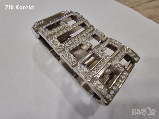 Дамски часовник Guess с кристали, снимка 5 - Дамски - 54357474