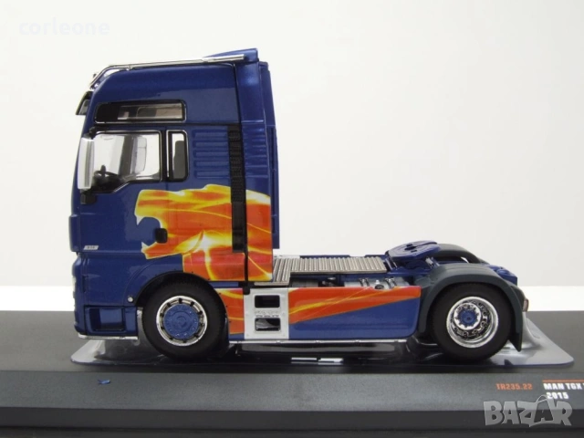 MAN TGX XXL влекач 2020 - мащаб 1:43 на ixo models моделът е нов в PVC дисплей-кейс, снимка 3 - Колекции - 55006990