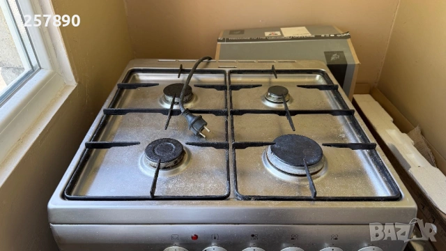 Готварска печка Gorenje с газови котлони, снимка 2 - Печки, фурни - 54575457