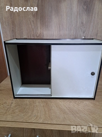 Домашна стенна аптечка, снимка 3 - Антикварни и старинни предмети - 54032335