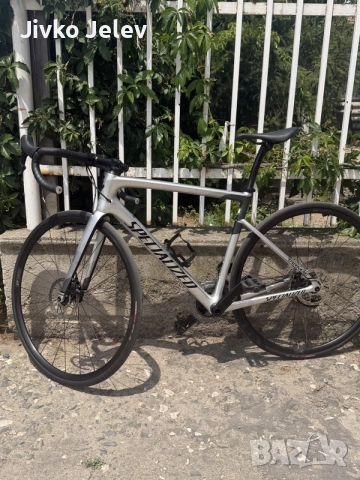 Specialized Tarmac
Carbon, SRAM ETap 2*12