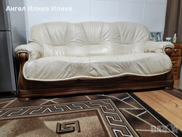 Продавам два броя триместни дивана естествена кожа и масивно дърво бук с дърворезба , снимка 4 - Дивани и мека мебел - 54010410