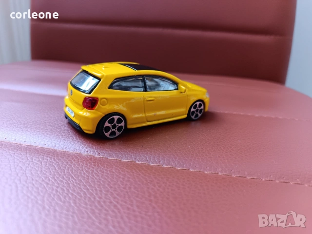Volkswagen Polo GTI - мащаб 1:43 на bBurago моделът е в добро състояние, снимка 3 - Колекции - 50667066