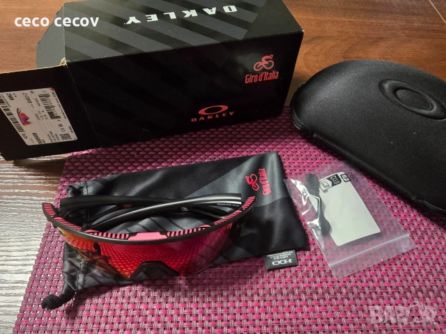 Oakley Sphaera Slash Giro D'Italia giro grey smoke/prizm road, снимка 12 - Слънчеви и диоптрични очила - 55244438