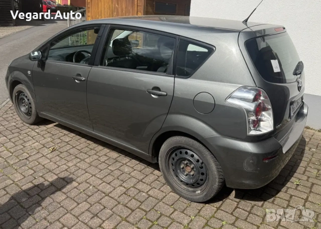 На Части Toyota Corolla Verso 2.2D4D 136к.с. 2005г., снимка 2 - Автомобили и джипове - 54862503